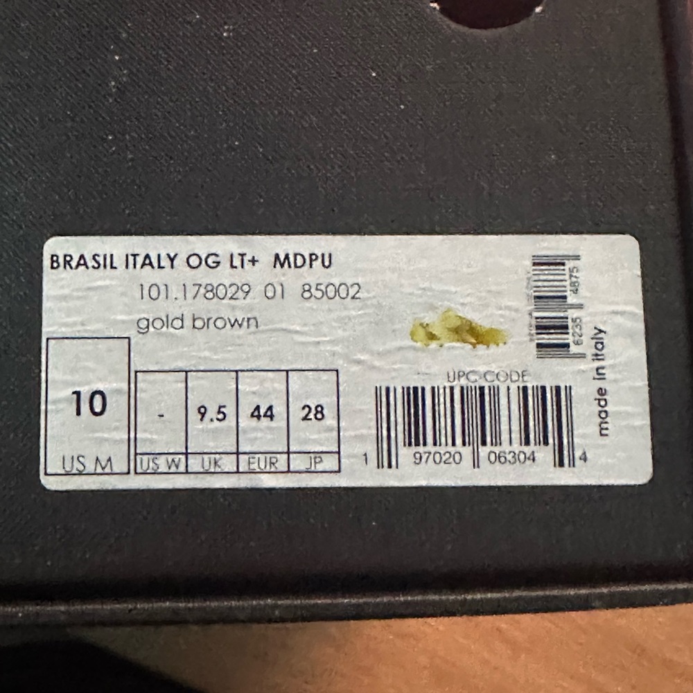 I am selling this soccer DIADORA BRASIL ITALY
OG LT+ MDU FIRM GROUND CLEATS new